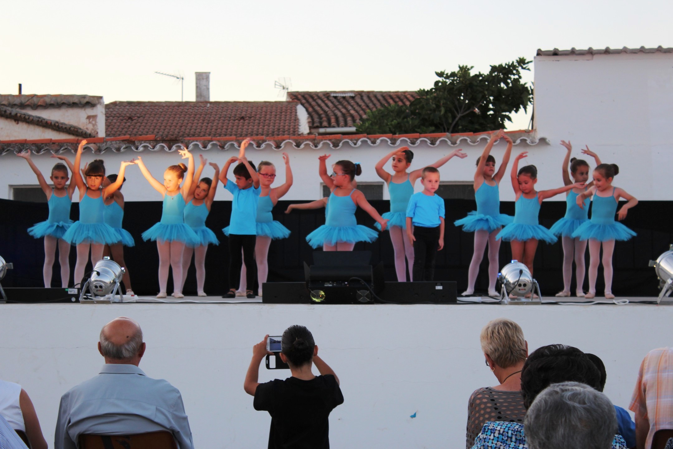 La Escuela de Baile Savia Nueva presentó en Infantes su espectáculo “La Voz del Agua”