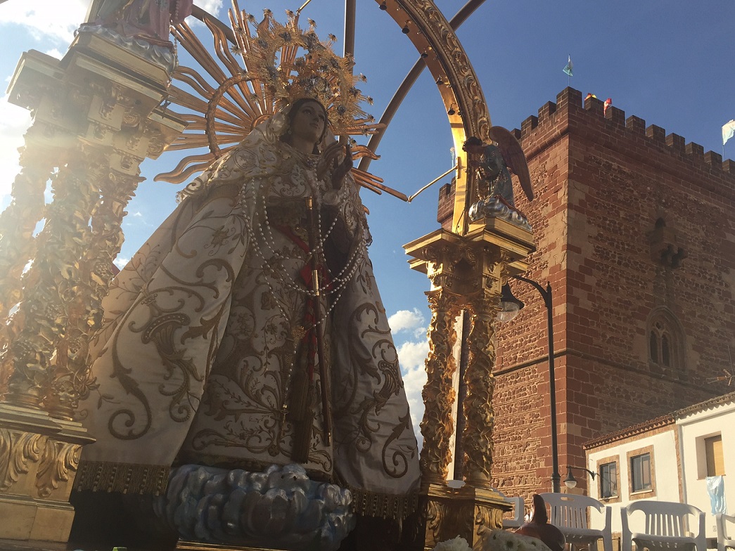 Con la procesión de la Virgen del Rosario por las calles de Alcázar de San Juan finalizaron las Fiestas de la Vendimia