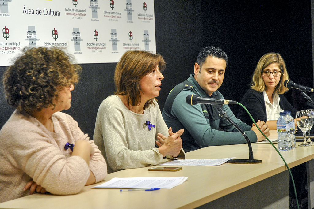 Con la lectura de un manifiesto, el Ayuntamiento de Tomelloso conmemora el Día Internacional contra la Violencia de Género