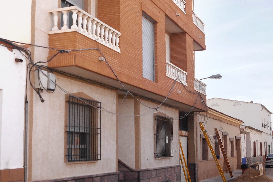 Un escape de gas obliga a la Policía Local de Argamasilla de Alba a desalojar varias viviendas
