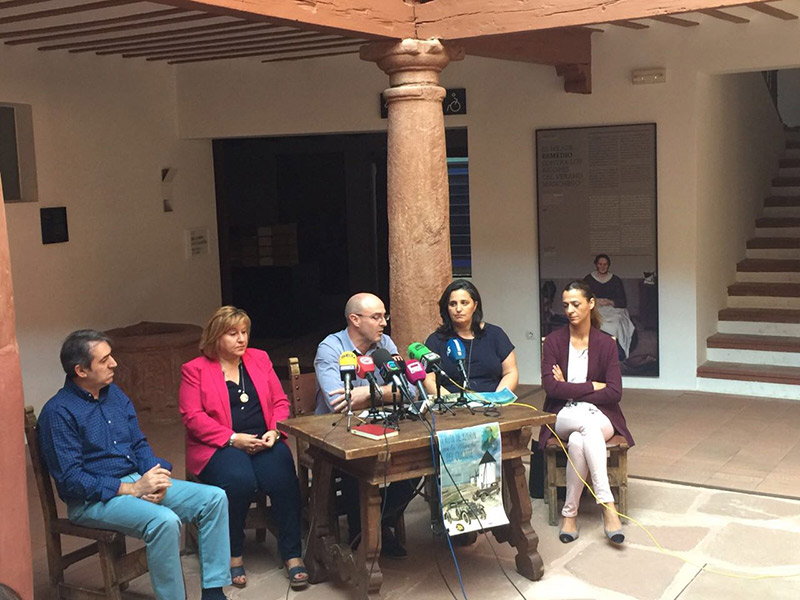 El País del Quijote organiza la Ruta de Azorín por La Mancha, La Ruta de Don Quijote que este año recorrerá un rally de coches antiguos