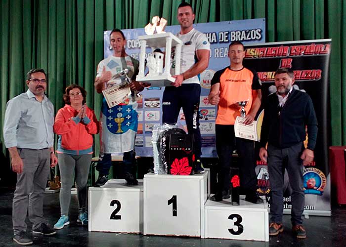 Más de 80 luchadores de brazos del país en la XVII Copa de España en Pedro Muñoz