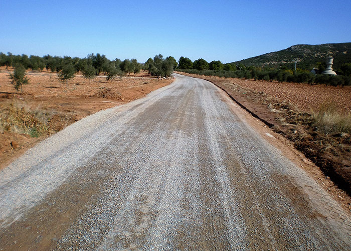 Finalizan los trabajos de acondicionamiento en 11 kilómetros de caminos rurales del término municipal de Herencia