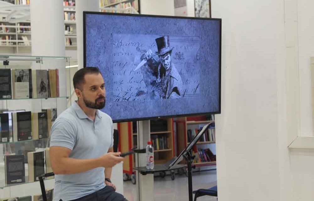 El criminólogo Israel Córdoba imparte una charla sobre la figura del psicópata en el cine
