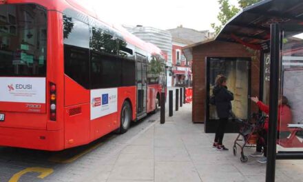El uso del servicio público de autobús urbano en Alcázar crece más de un 22% durante el año 2023