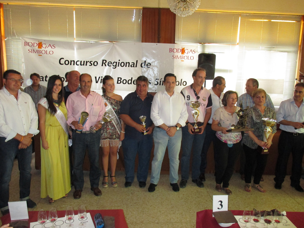 Dolores Mazuecos se impone en el VIII Concurso regional de catadores de vino Bodegas Símbolo
