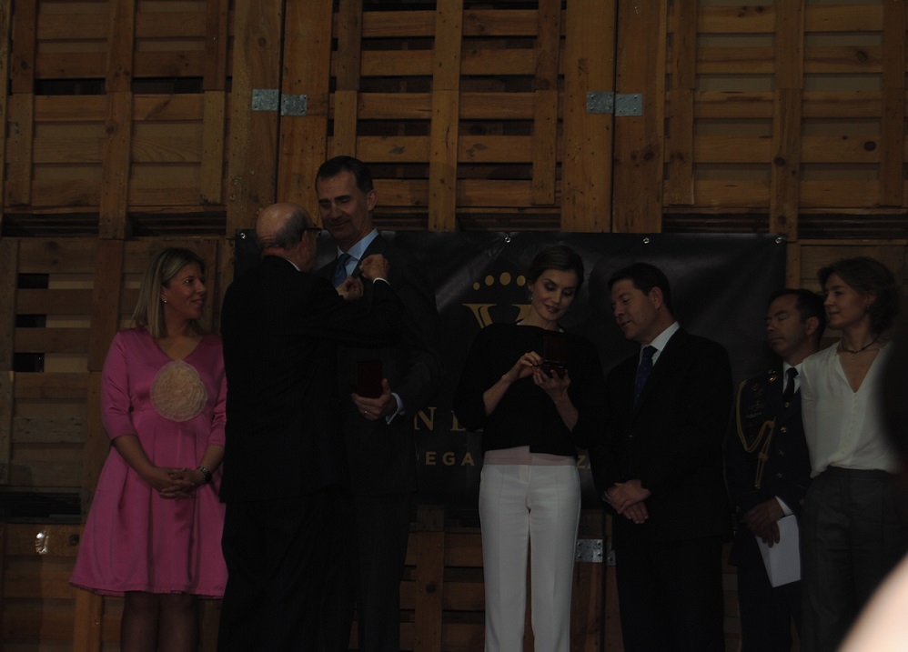 Entrega de insignia a Felipe VI