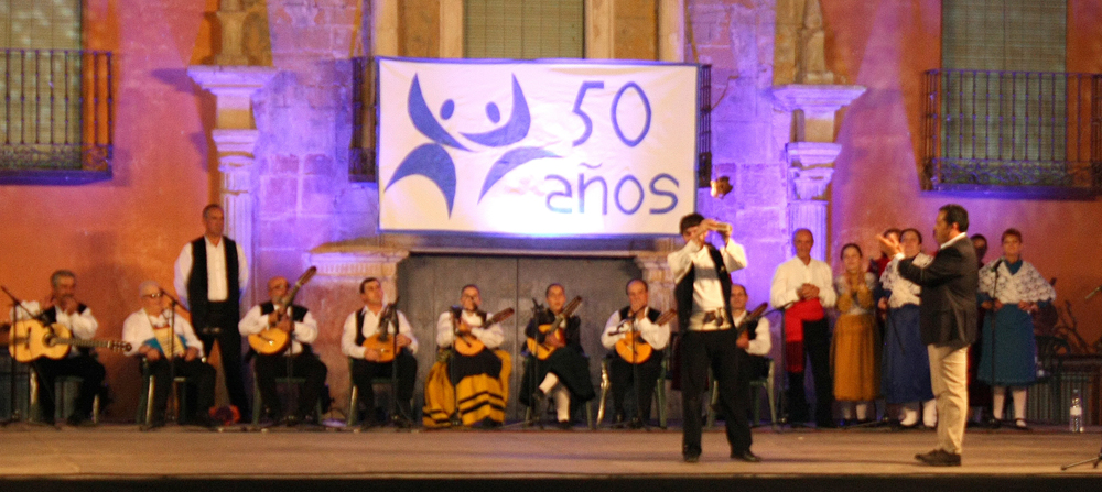 Trovadores de la Mancha celebran 50 años velando por el cuidado de las raíces y tradiciones criptanenses