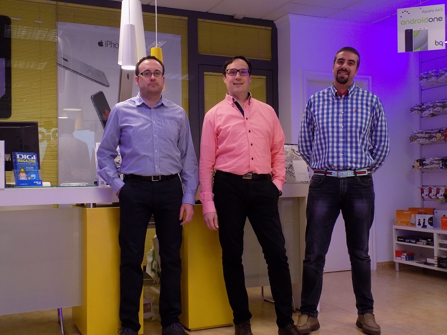 The Phone Planet, tienda de informática y telefonía multioperador, profesionalidad, buen precio y seis meses de garantía en la reparación de tu móvil
