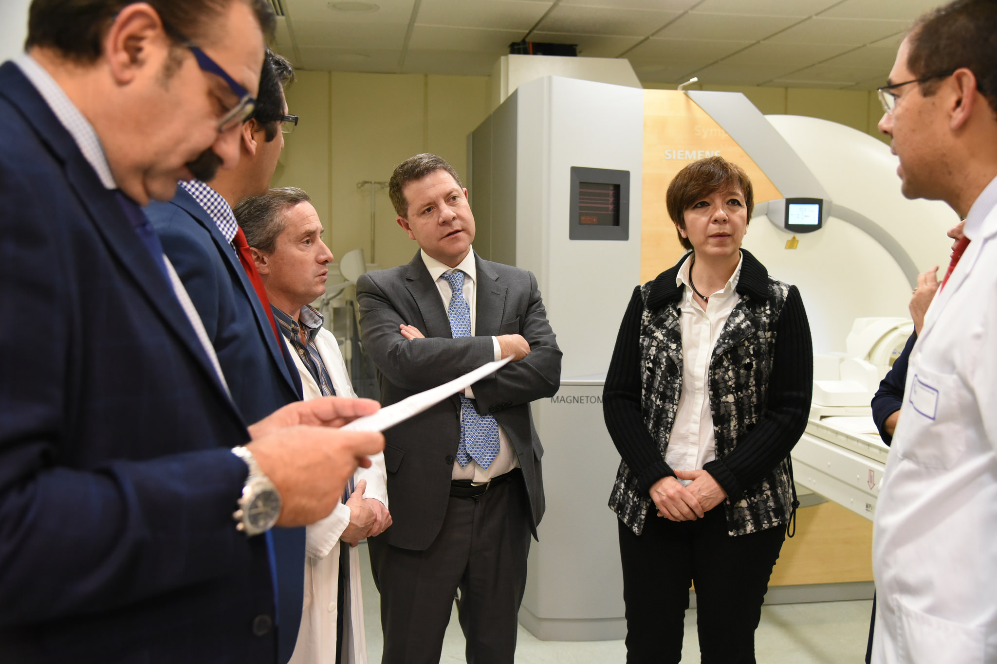 El incremento de sesiones y de horas de funcionamiento de la nueva resonancia magnética del Hospital de Alcázar permitirá realizar unas 5.500 pruebas más al año