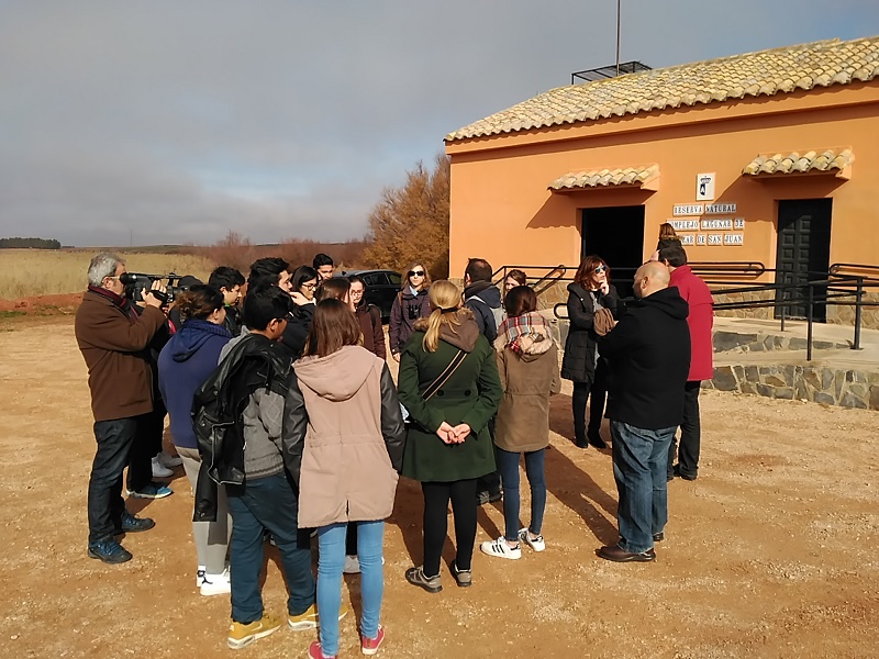 Alcázar organiza una visita a las lagunas para celebrar el Día de los Humedales en colaboración con el IES Juan Bosco