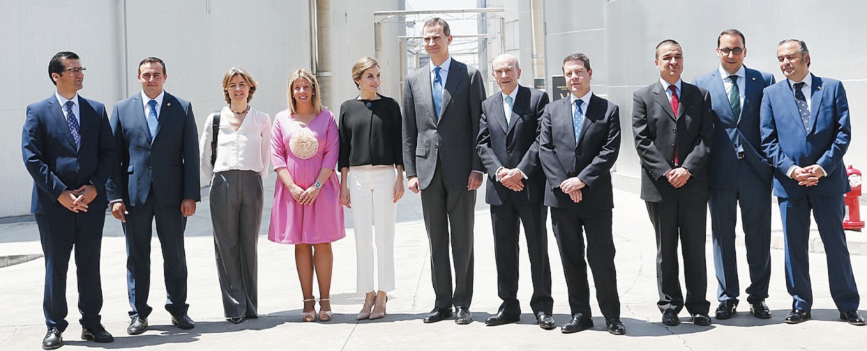 Los Reyes de España en la bodega en mayo de 2016 coincidiendo con el IV Centenario de la muerte de Cervantes