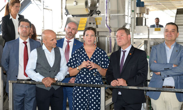 García-Page inaugura en Argamasilla de Alba la mayor planta de procesado de pistachos de Europa
