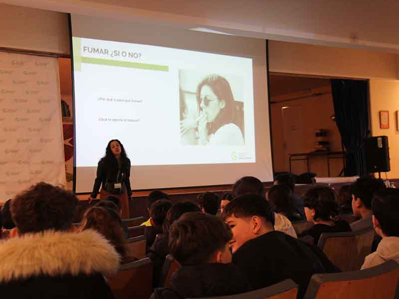 La Asociación Española Contra el Cáncer imparte un taller sobre hábitos saludables para el alumnado alcazareño de 2º de la ESO