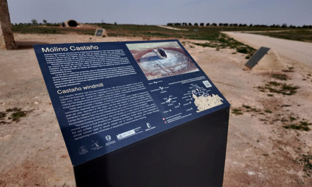 Campo de Criptana refuerza la interpretación de la Sierra de los Molinos con nuevos atriles bilingües que amplían la experiencia turística