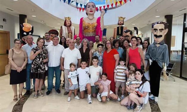Campo de Criptana presenta el Gigante de Sara Montiel, un nuevo símbolo cultural para el municipio